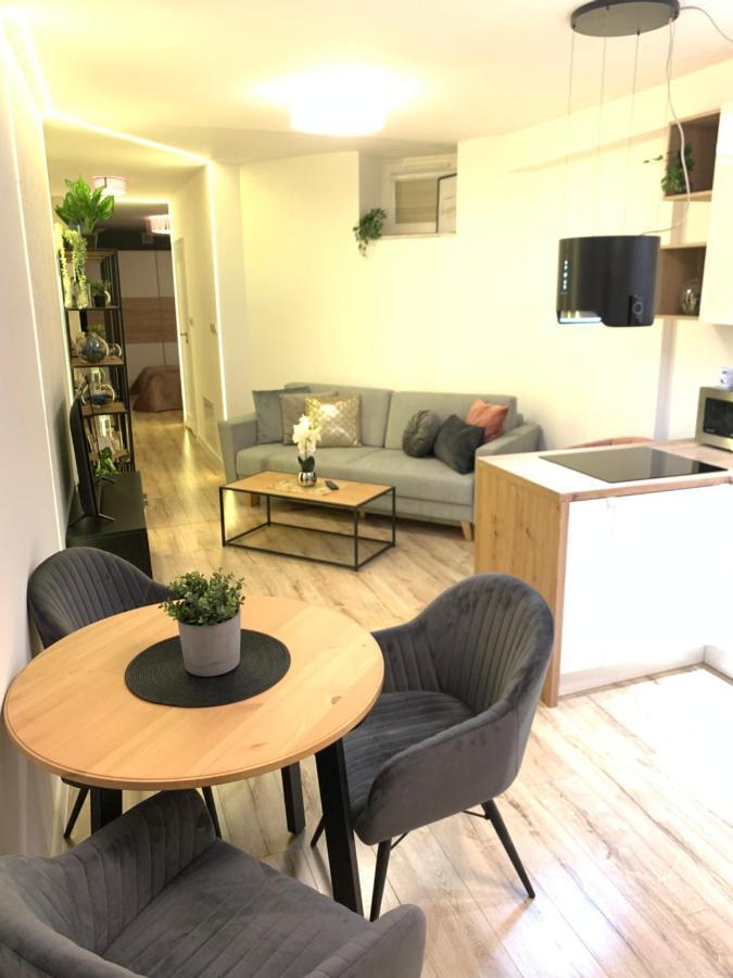 Appartamento Moderno Apartament Cracovia Esterno foto